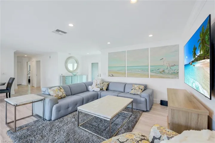 1250 Tuna Ct, Naples, Florida 34102