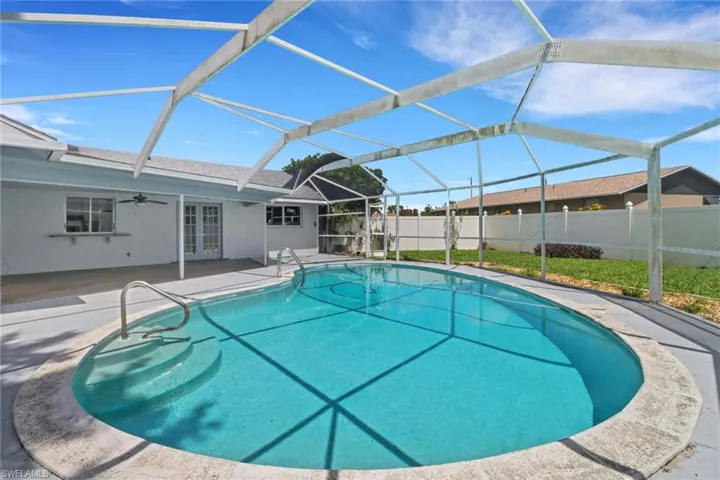 3916 SE 10th  AVE, Cape Coral, FL 33904