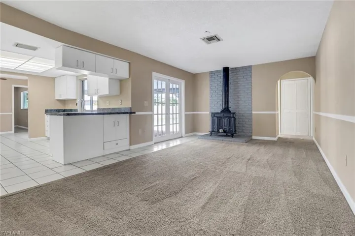 3916 SE 10th  AVE, Cape Coral, FL 33904