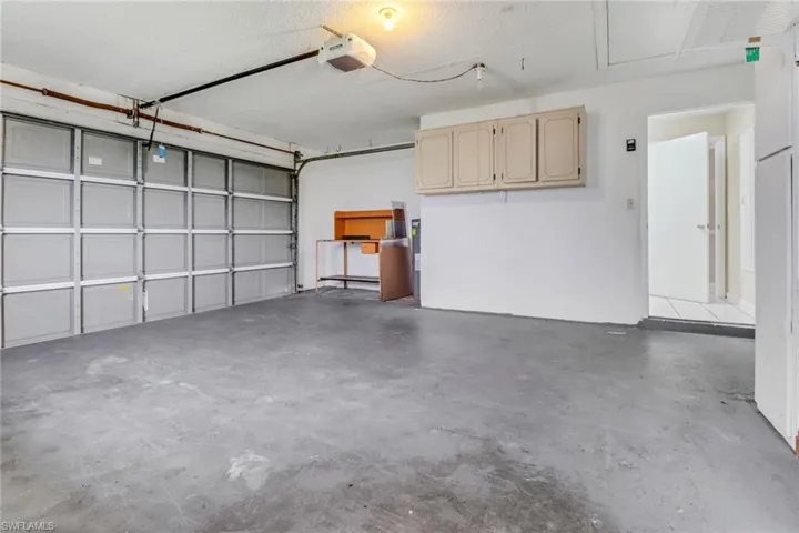 3916 SE 10th  AVE, Cape Coral, FL 33904
