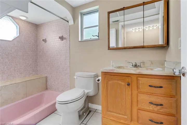 3916 SE 10th  AVE, Cape Coral, FL 33904