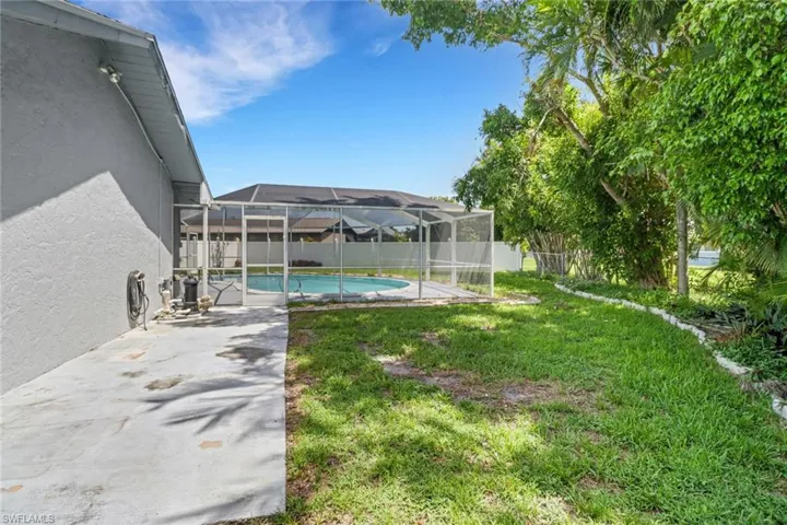 3916 SE 10th  AVE, Cape Coral, FL 33904