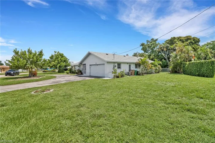3916 SE 10th  AVE, Cape Coral, FL 33904
