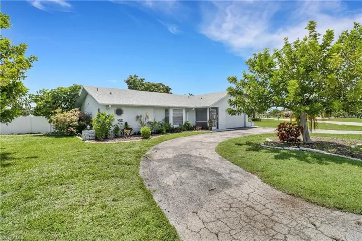 3916 SE 10th  AVE, Cape Coral, FL 33904