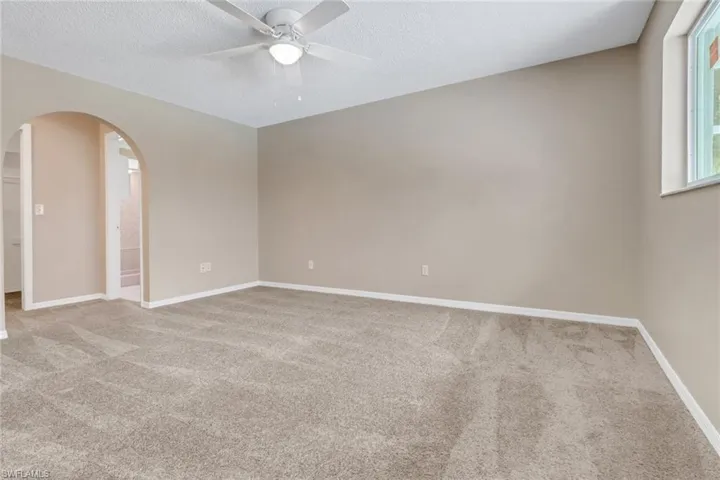 3916 SE 10th  AVE, Cape Coral, FL 33904
