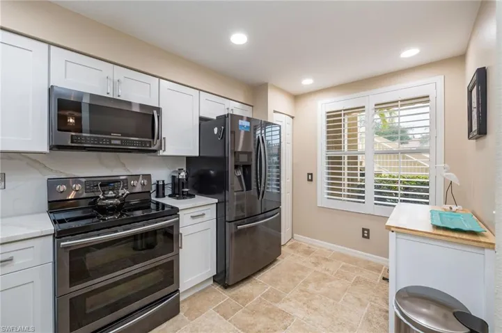 6650  Huntington Lakes  CIR, Naples, FL 34119