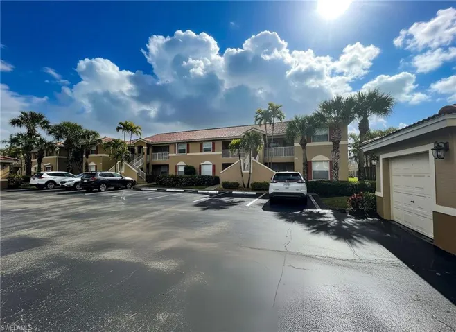 6650  Huntington Lakes  CIR, Naples, FL 34119