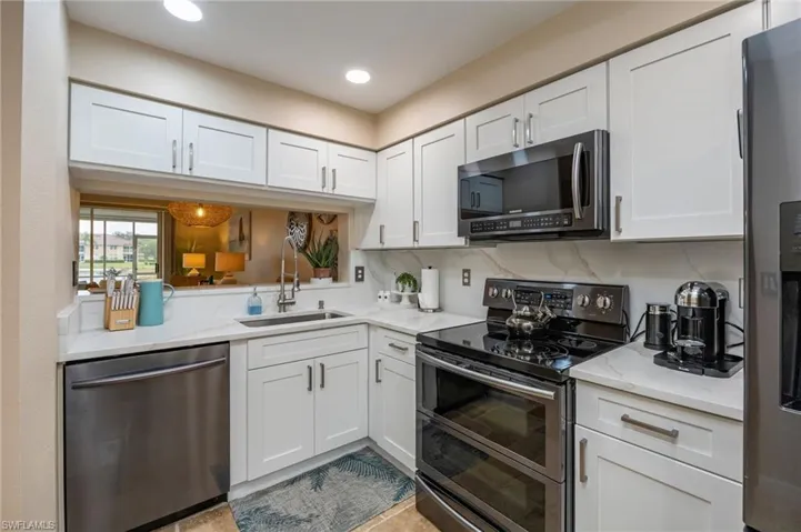 6650  Huntington Lakes  CIR, Naples, FL 34119