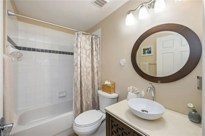6650  Huntington Lakes  CIR, Naples, FL 34119