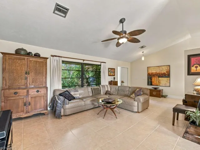 105 Cherry Hill Ct, Naples, Florida 34113