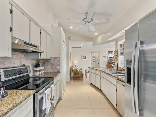105 Cherry Hill Ct, Naples, Florida 34113