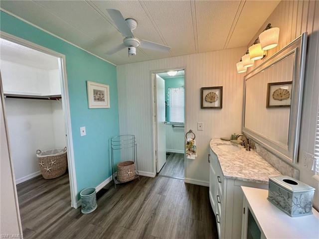 976  Restful  RD, NORTH FORT MYERS, FL 33917
