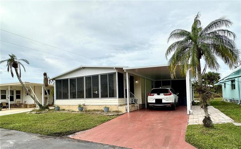 976  Restful  RD, NORTH FORT MYERS, FL 33917
