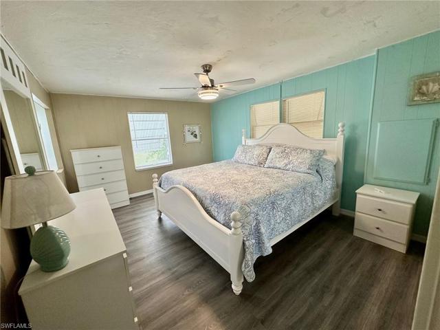 976  Restful  RD, NORTH FORT MYERS, FL 33917