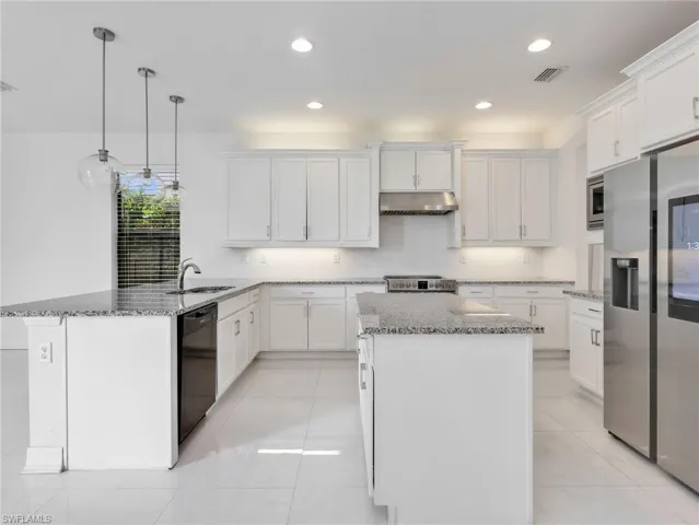 10008 Chesapeake Bay Dr, Fort Myers, Florida 33913