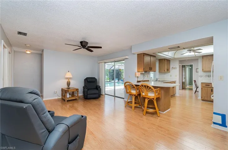 1725 Se 11th Ter, Cape Coral, Florida 33990