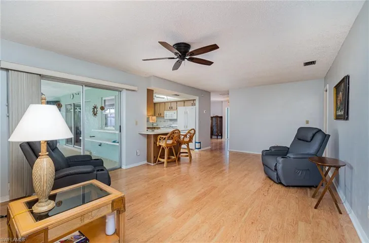 1725 Se 11th Ter, Cape Coral, Florida 33990