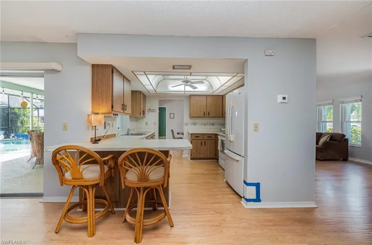 1725 Se 11th Ter, Cape Coral, Florida 33990