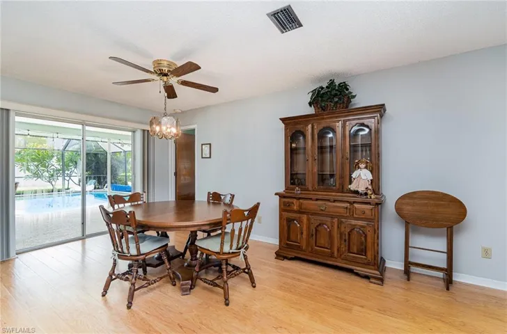 1725 Se 11th Ter, Cape Coral, Florida 33990