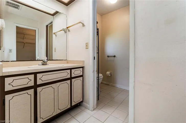 1725 Se 11th Ter, Cape Coral, Florida 33990