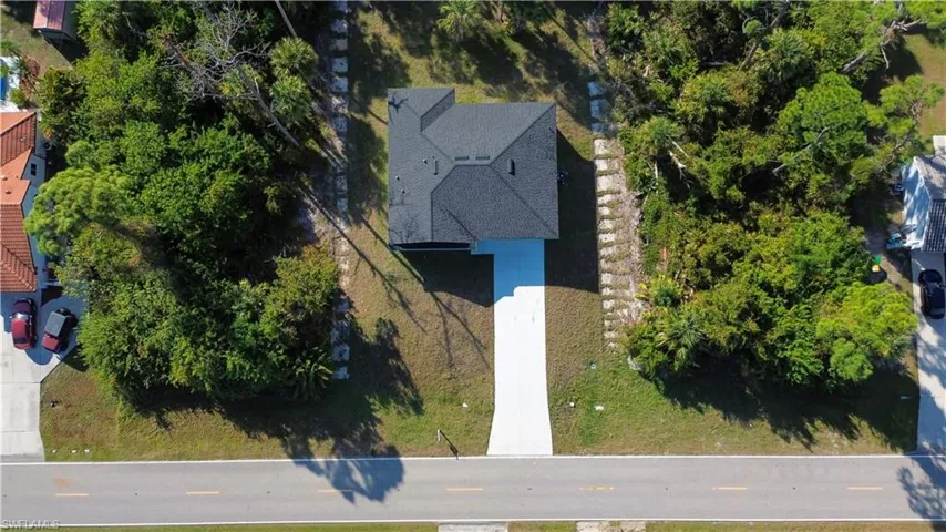 Aerial view of property and surrounding area