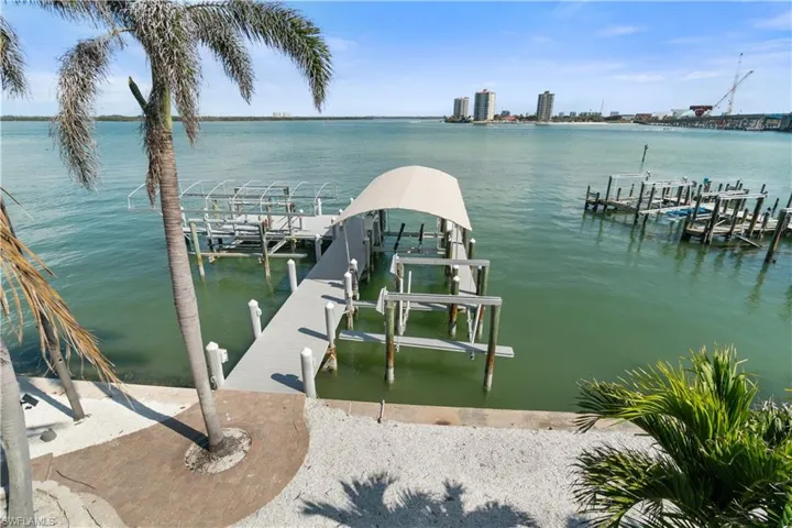 160 Little Carlos Ln, Fort Myers Beach, Florida 33931