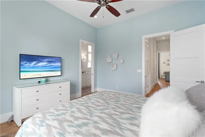 160 Little Carlos Ln, Fort Myers Beach, Florida 33931