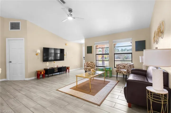 930 Sw 34th St, Cape Coral, Florida 33914