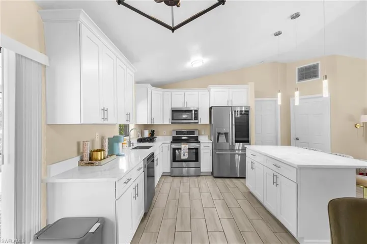 930 Sw 34th St, Cape Coral, Florida 33914