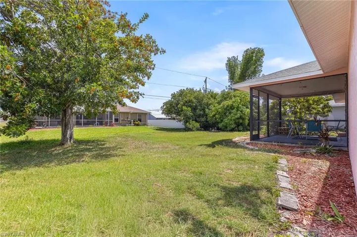 930 Sw 34th St, Cape Coral, Florida 33914