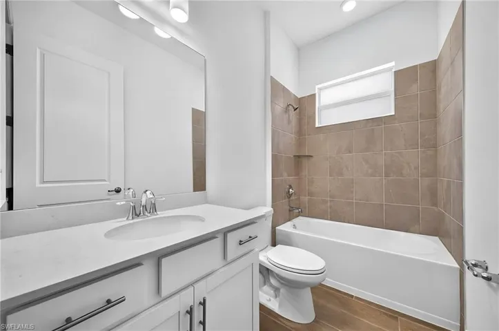 15720 Raveneli Ct, Fort Myers, Florida 33908