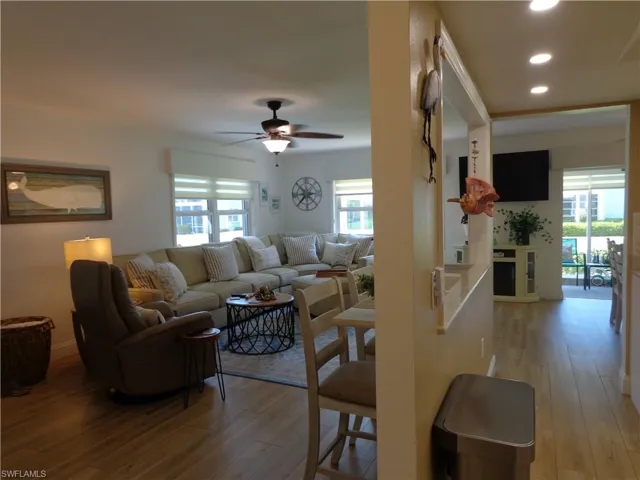 LARGE OPEN FLOOR PLAN, THIS UNIT SHOWS LIKE AN ABSOLUTE MODEL HOME.