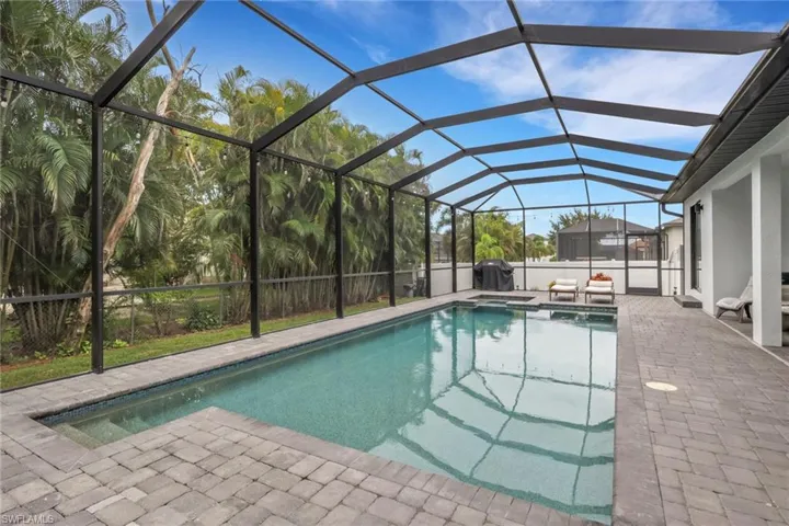 2806 Miracle Pkwy, Cape Coral, Florida 33914