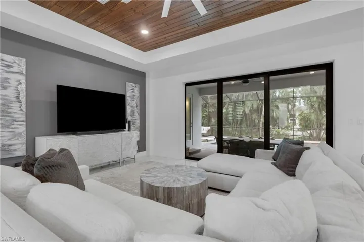 2806 Miracle Pkwy, Cape Coral, Florida 33914