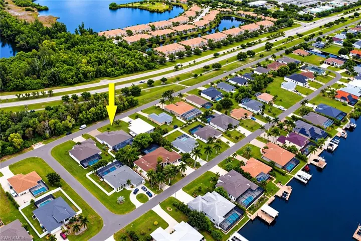 2806 Miracle Pkwy, Cape Coral, Florida 33914