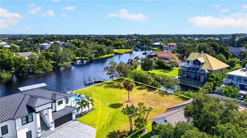 27218 High Seas Ln, Bonita Springs, Florida 34135
