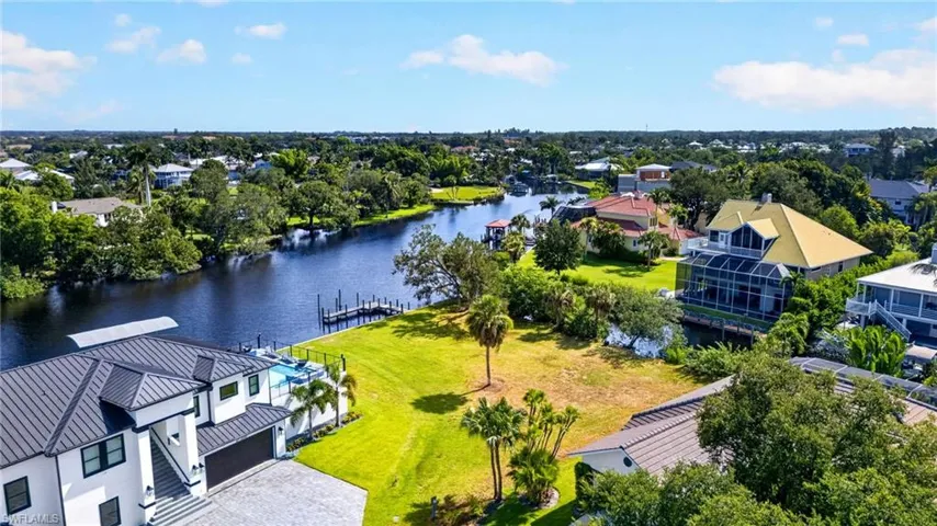 27218 High Seas Ln, Bonita Springs, Florida 34135