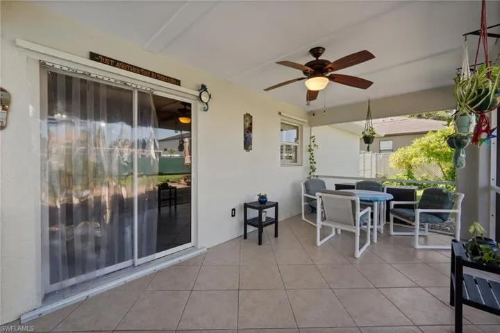 Screened in Lanai