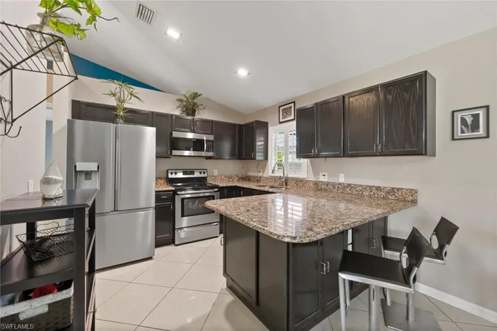 Granite Countertops & Stainless Steel Appliances