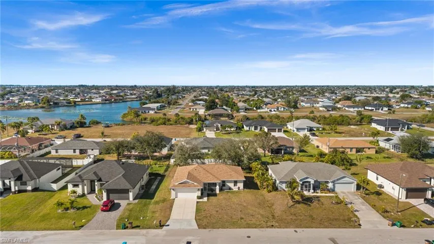 844 NE 6th  PL, Cape Coral, FL 33909