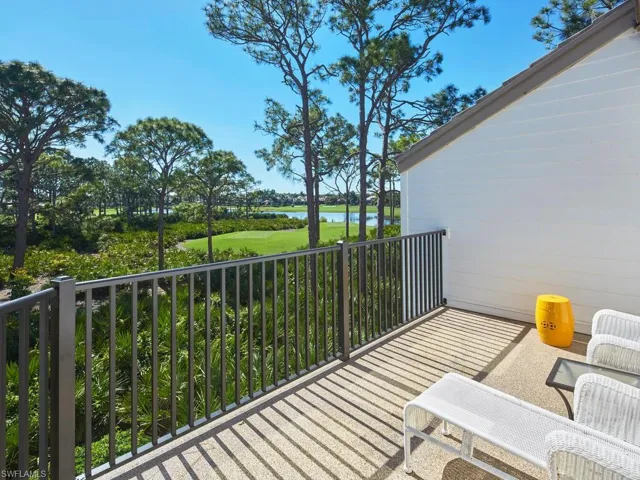 Evening cocktails? Basking in the Florida sun? Gazing at the midnight sky? This is the spot!