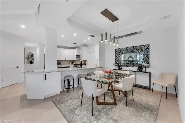 Elegant Dining space and Breakfast bar