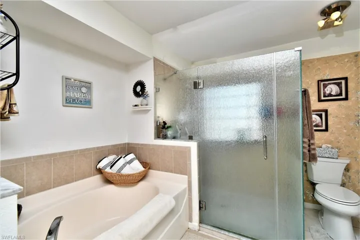 301 NE 23rd  TER, Cape Coral, FL 33909