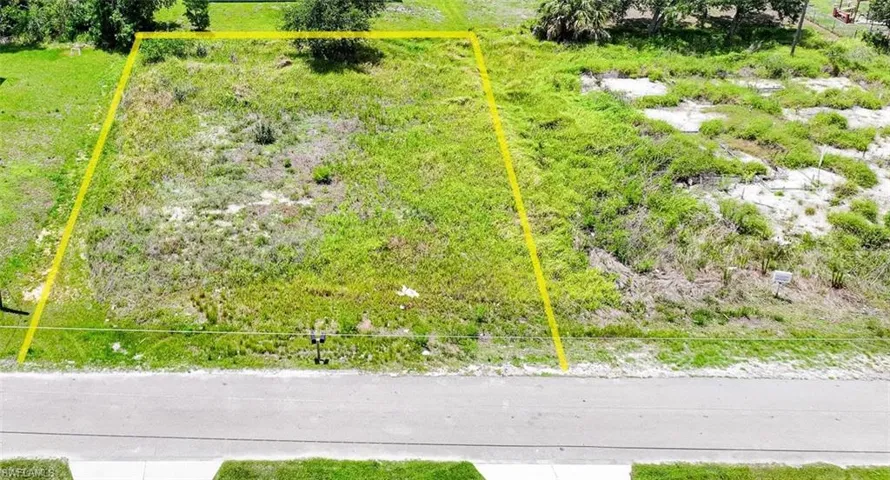4713/4715 27th St Sw, Lehigh Acres, Florida 33973