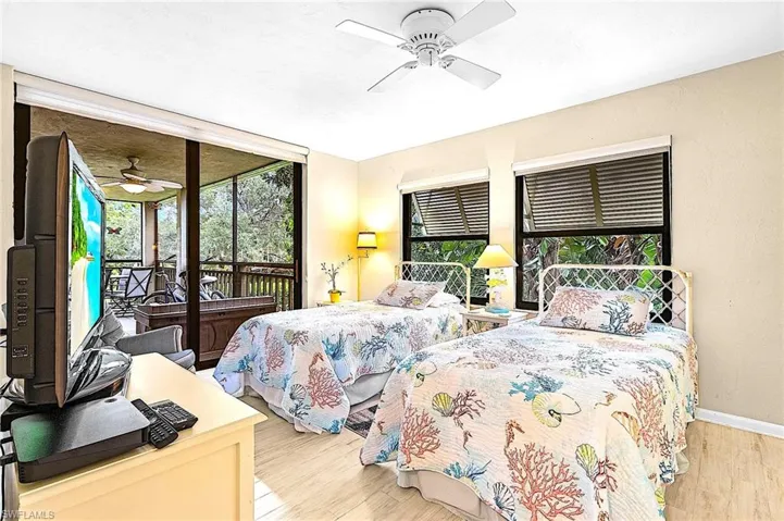 2nd bedroom