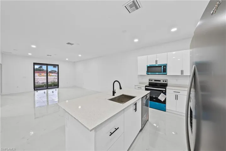 696-698 Creuset Ave S, Lehigh Acres, Florida 33974