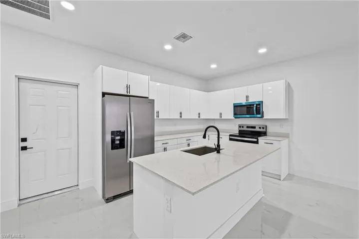 696-698 Creuset Ave S, Lehigh Acres, Florida 33974