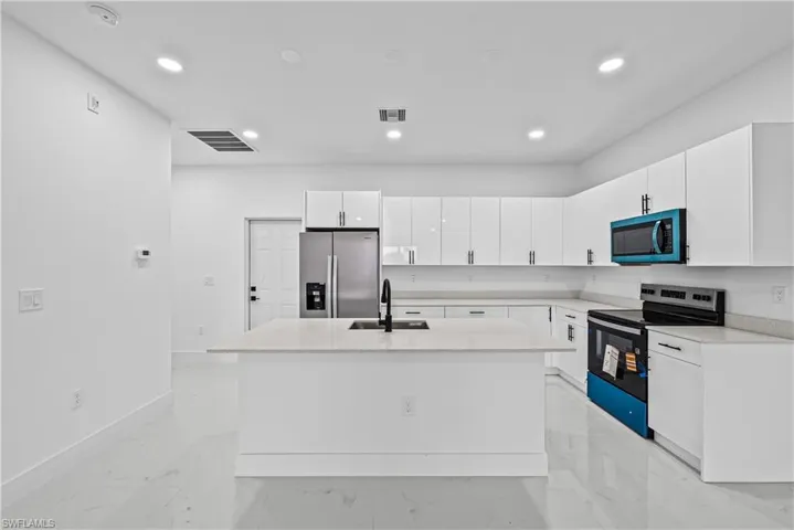 696-698 Creuset Ave S, Lehigh Acres, Florida 33974