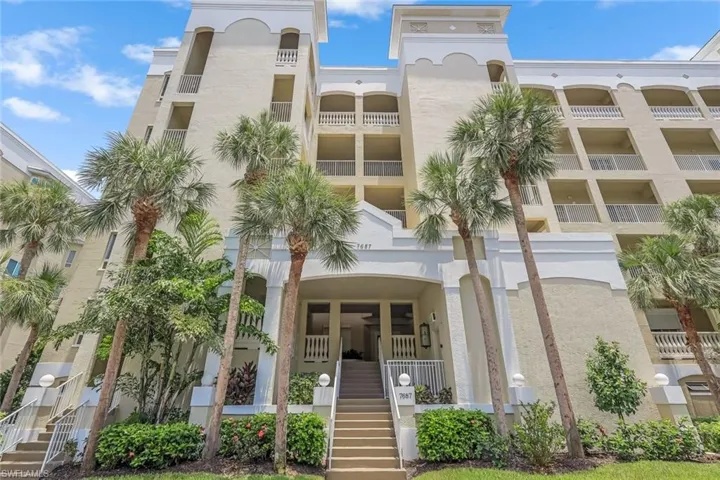 7687  Pebble Creek  CIR, Naples, FL 34108