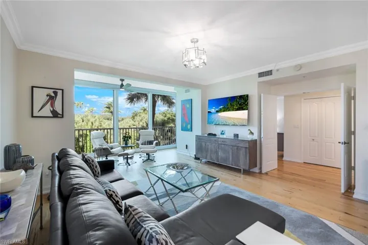 7687  Pebble Creek  CIR, Naples, FL 34108